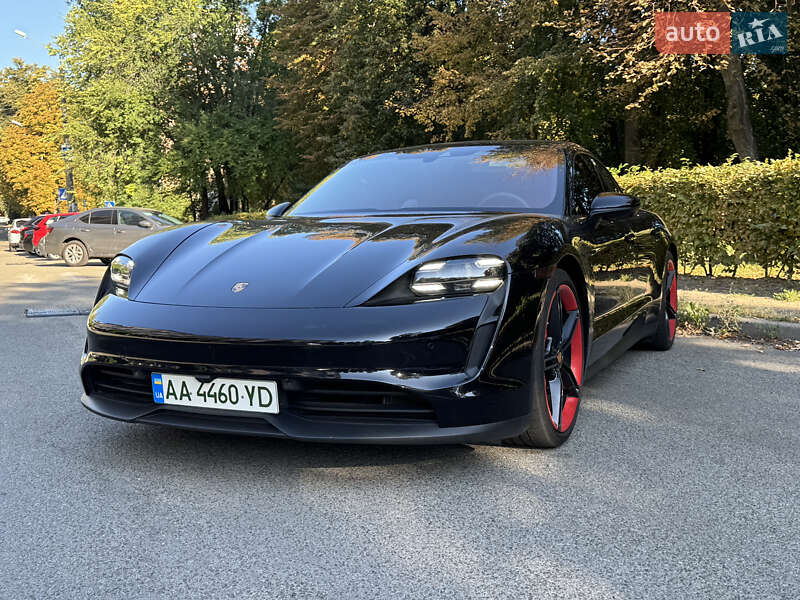 Седан Porsche Taycan 2020 в Киеве
