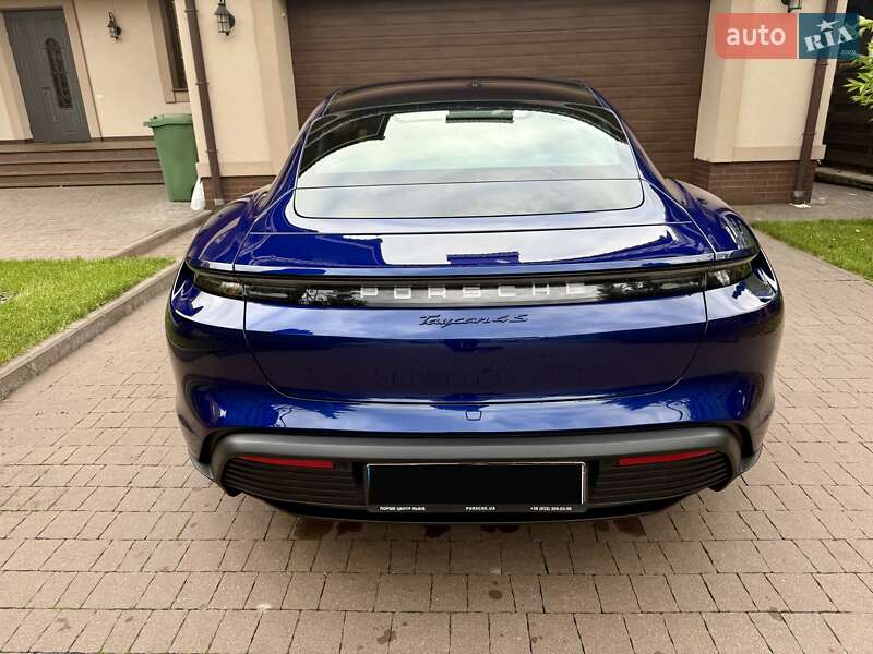Седан Porsche Taycan 2020 в Ровно