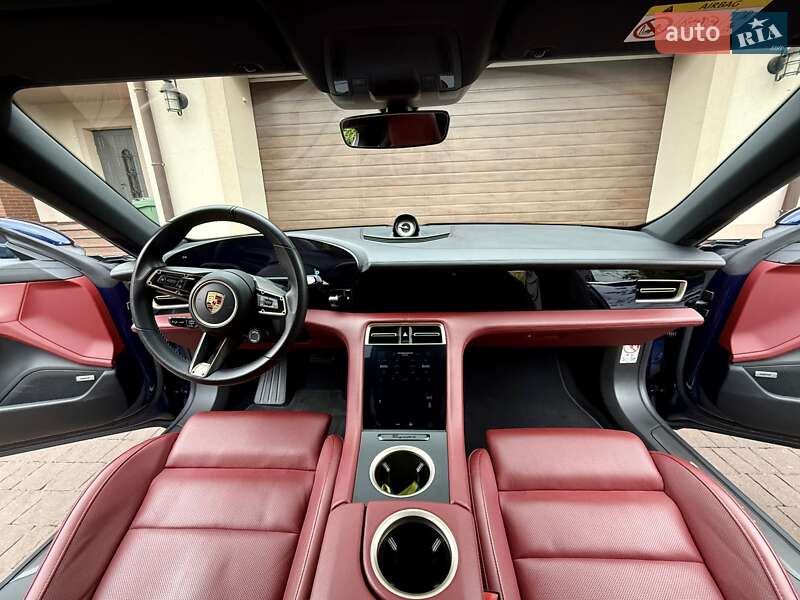 Седан Porsche Taycan 2020 в Ровно