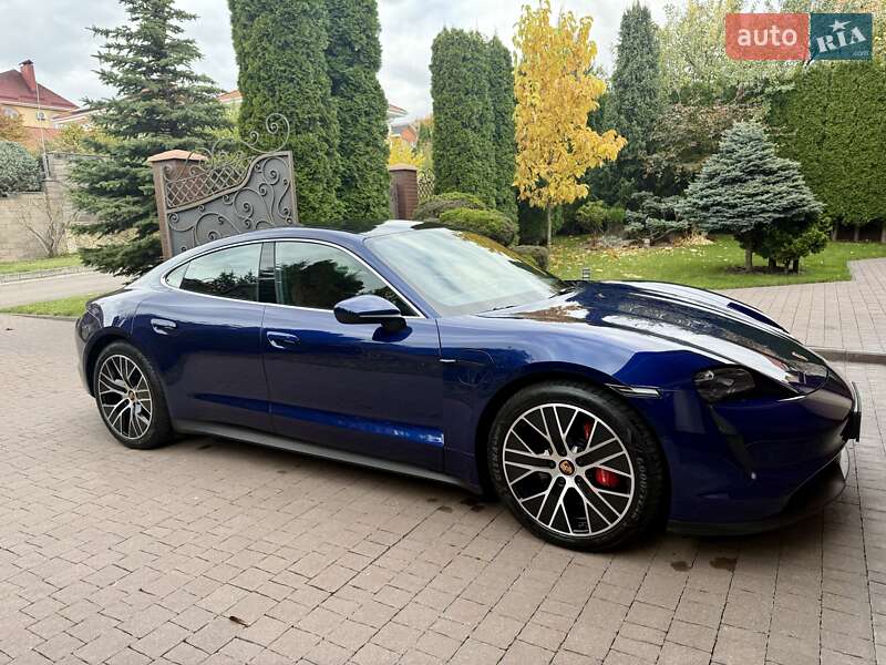 Седан Porsche Taycan 2020 в Ровно