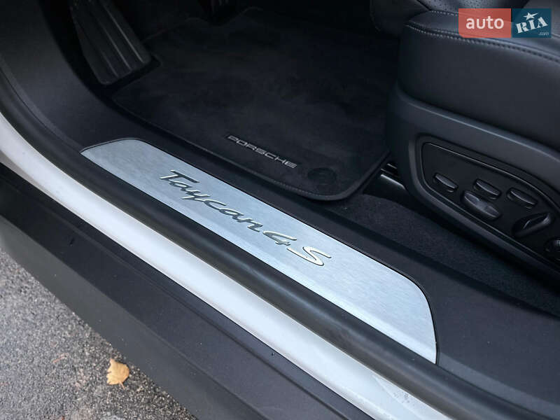 Седан Porsche Taycan 2023 в Киеве фото 52 Седан Porsche Taycan 2023 в Киеве