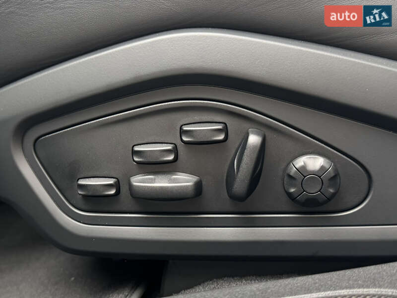 Седан Porsche Taycan 2022 в Києві фото 19 Седан Porsche Taycan 2022 в Києві