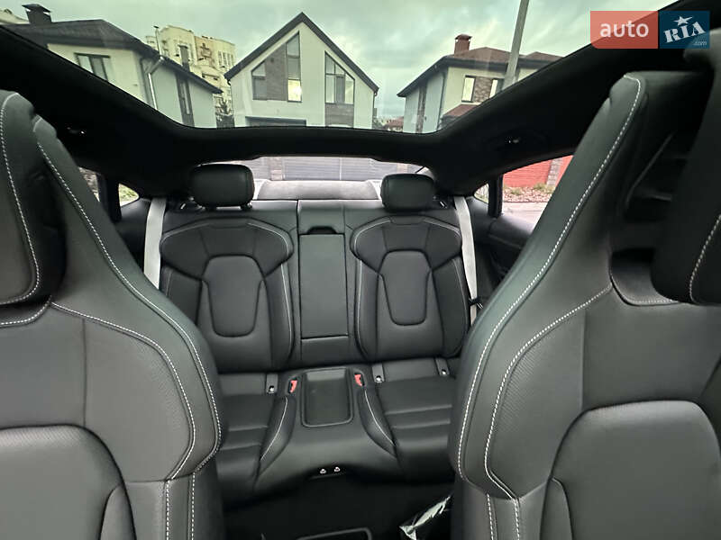 Седан Porsche Taycan 2022 в Киеве фото 24 Седан Porsche Taycan 2022 в Киеве