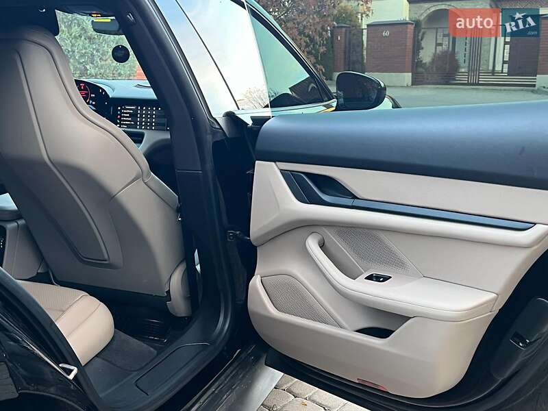 Седан Porsche Taycan 2022 в Львові фото 17 Седан Porsche Taycan 2022 в Львові