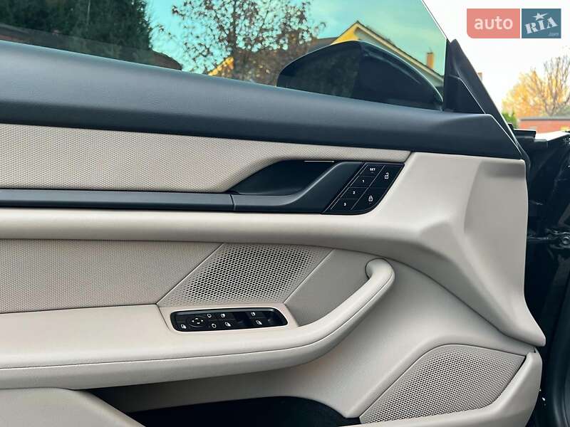 Седан Porsche Taycan 2022 в Львові фото 27 Седан Porsche Taycan 2022 в Львові