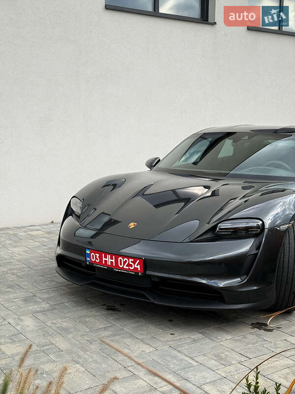 Седан Porsche Taycan 2022 в Луцке