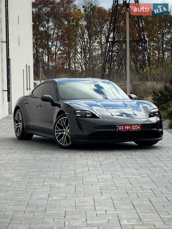 Седан Porsche Taycan 2022 в Луцке