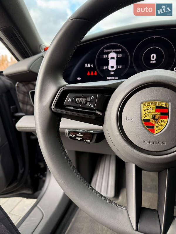 Седан Porsche Taycan 2022 в Луцке