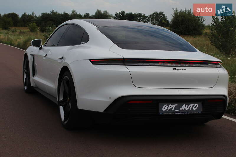 Седан Porsche Taycan 2025 в Киеве