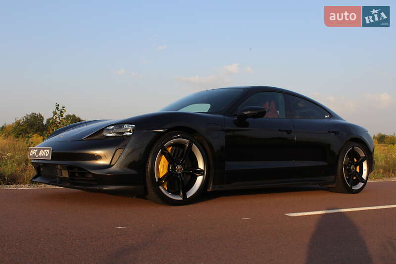 Седан Porsche Taycan 2021 в Києві