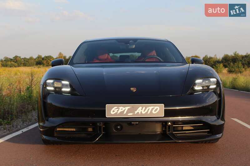 Седан Porsche Taycan 2021 в Києві