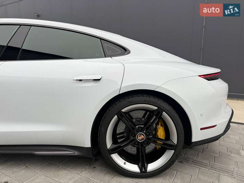 Седан Porsche Taycan 2020 в Луцке