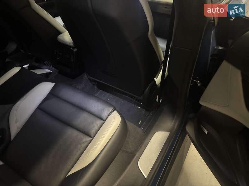 Седан Porsche Taycan 2021 в Києві фото 8 Седан Porsche Taycan 2021 в Києві