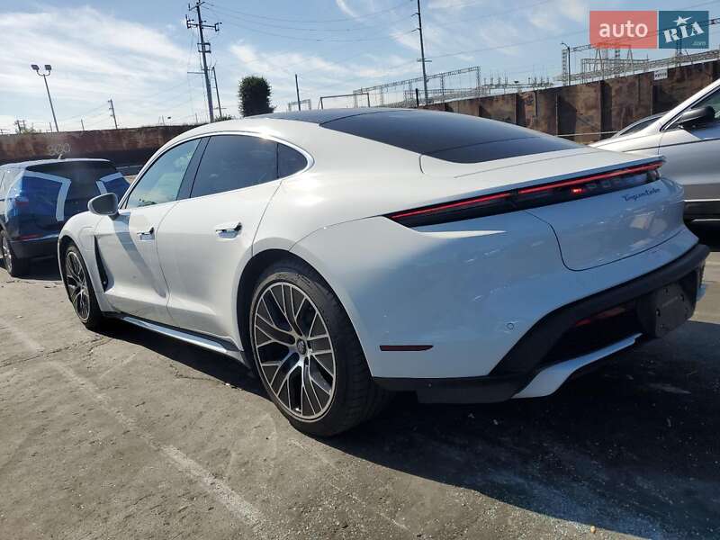 Седан Porsche Taycan 2020 в Киеве