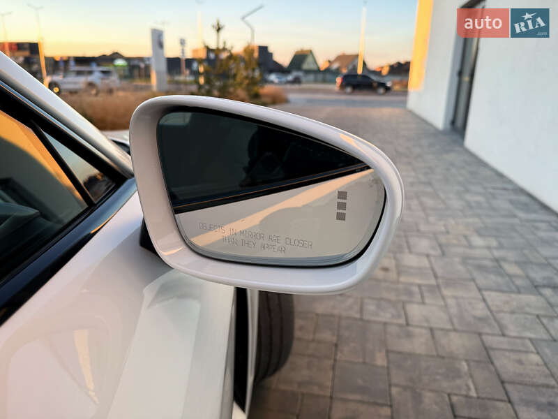 Седан Porsche Taycan 2020 в Луцьку