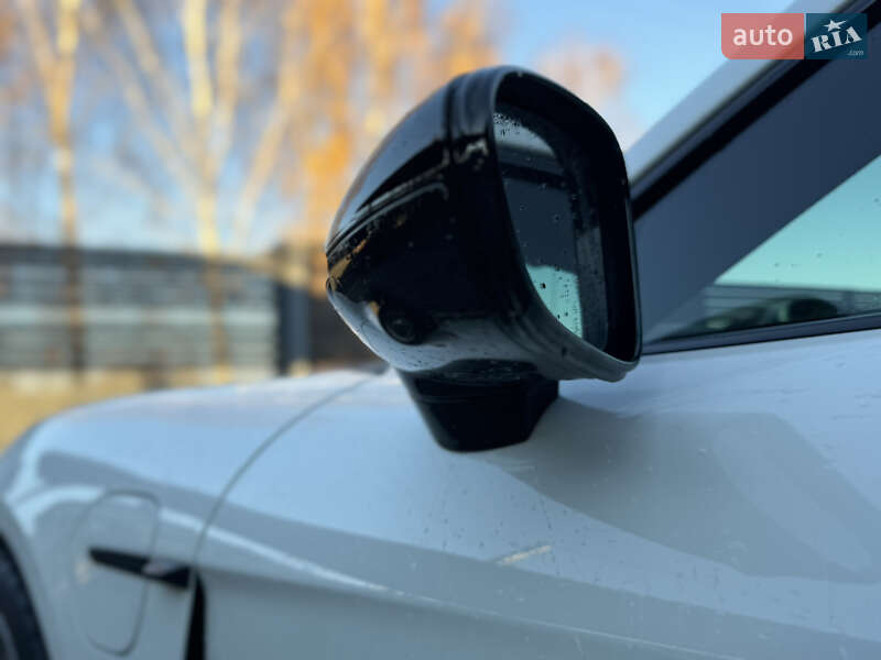 Седан Porsche Taycan 2020 в Луцьку