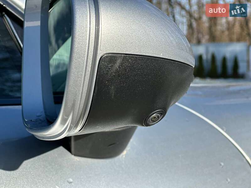 Седан Porsche Taycan 2021 в Луцке