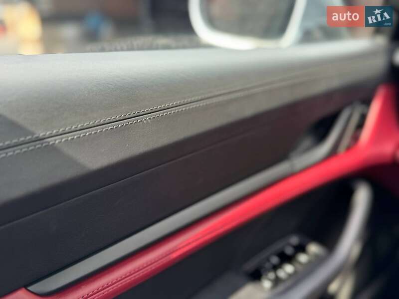 Седан Porsche Taycan 2021 в Луцке