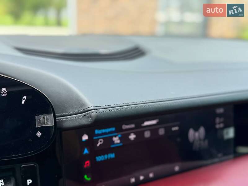 Седан Porsche Taycan 2021 в Луцке