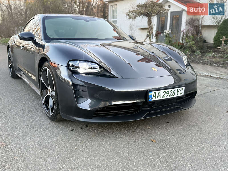 Седан Porsche Taycan 2022 в Киеве