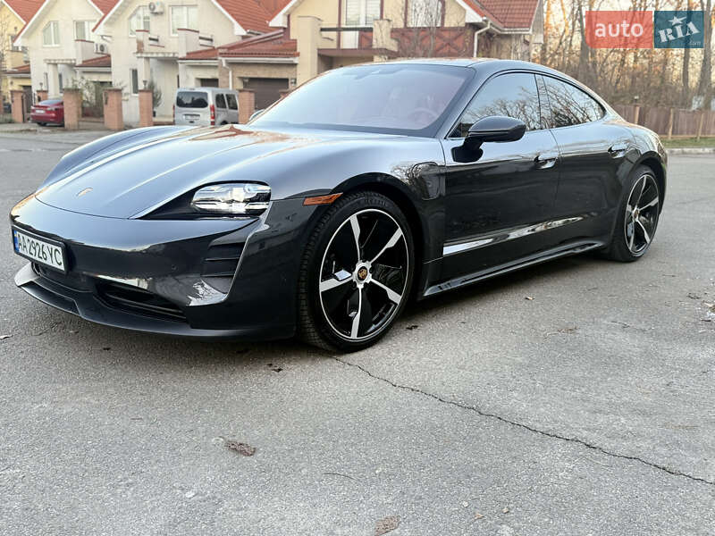 Седан Porsche Taycan 2022 в Киеве