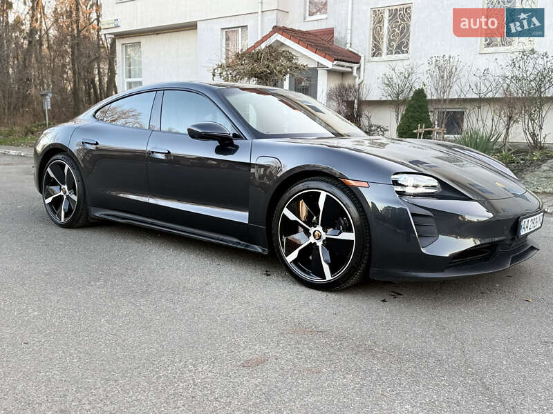 Седан Porsche Taycan 2022 в Киеве
