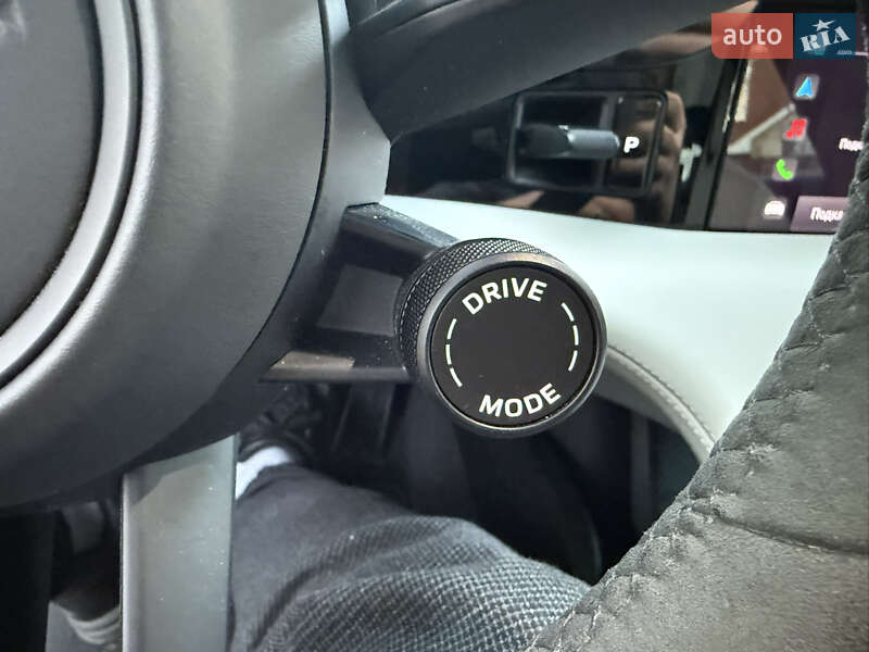 Седан Porsche Taycan 2022 в Киеве