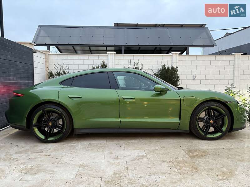 Седан Porsche Taycan 2020 в Одесі