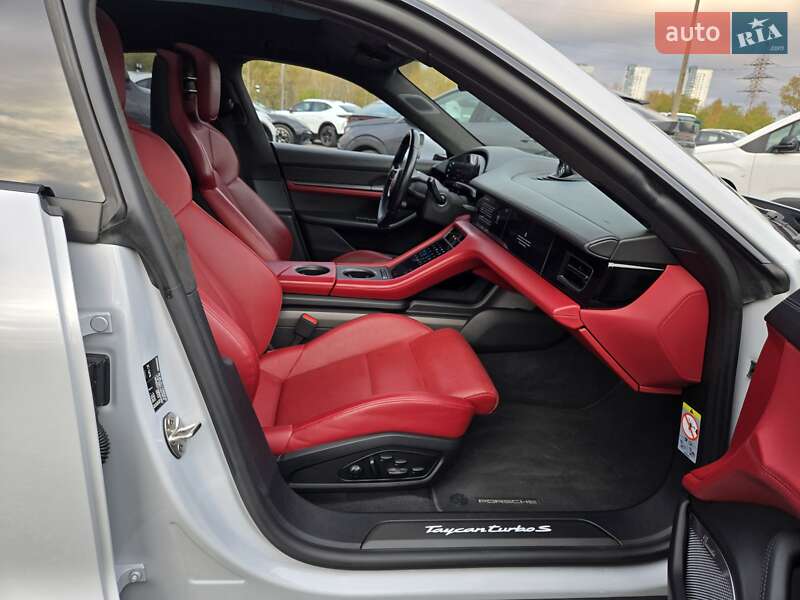 Седан Porsche Taycan 2021 в Киеве фото 55 Седан Porsche Taycan 2021 в Киеве