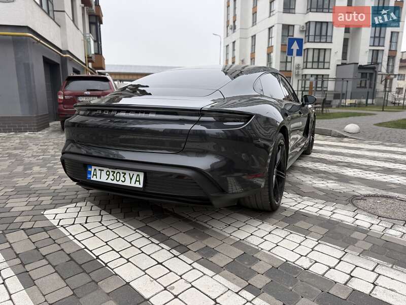 Седан Porsche Taycan 2021 в Ивано-Франковске