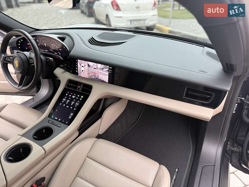 Седан Porsche Taycan 2021 в Ивано-Франковске