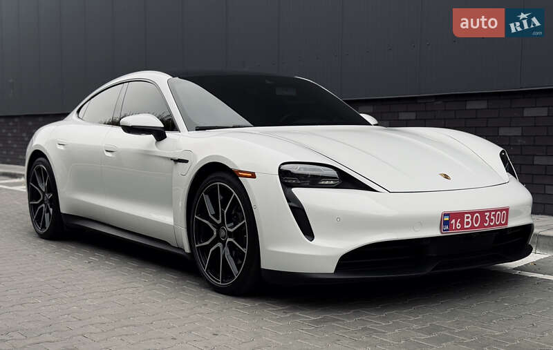 Седан Porsche Taycan 2024 в Киеве