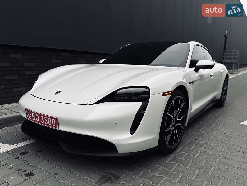 Седан Porsche Taycan 2024 в Киеве