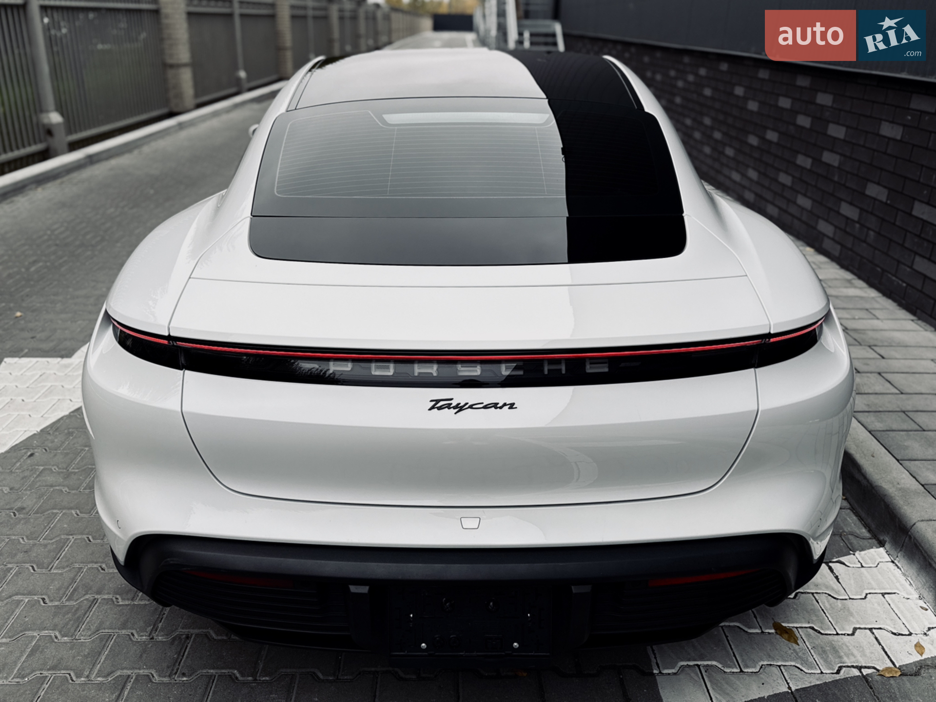 2024 Porsche Taycan - мініатюра 11