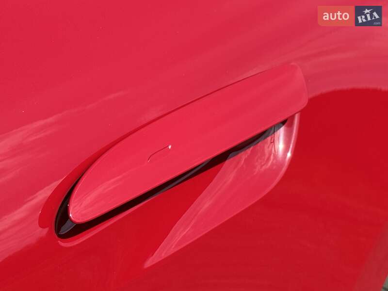 Седан Porsche Taycan 2022 в Києві