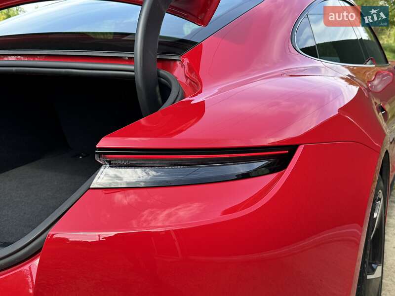 Седан Porsche Taycan 2022 в Києві