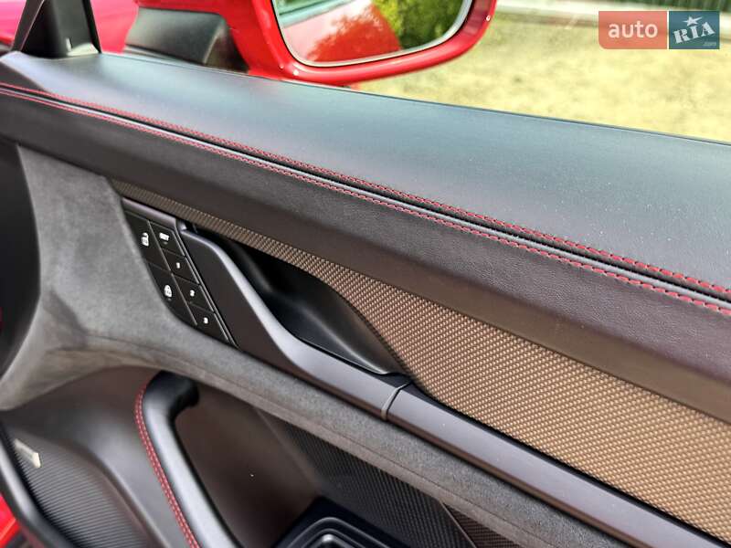 Седан Porsche Taycan 2022 в Києві