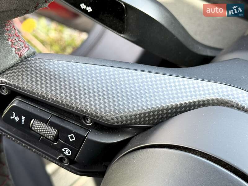 Седан Porsche Taycan 2022 в Києві