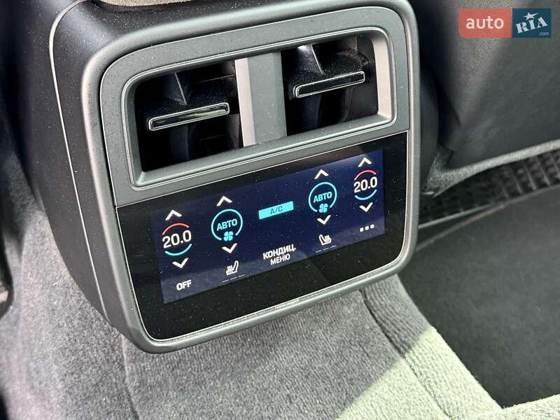 Седан Porsche Taycan 2022 в Києві