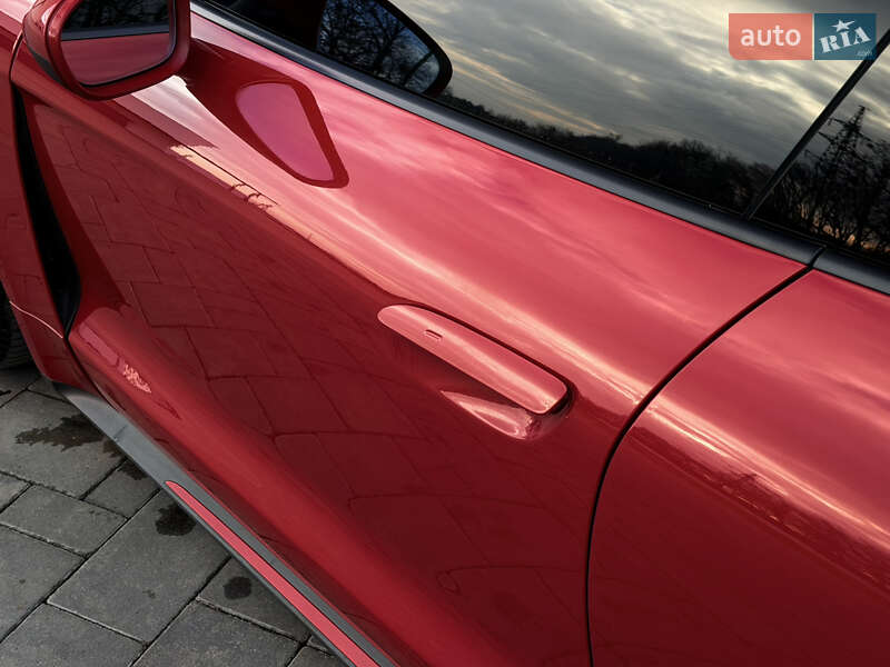 Седан Porsche Taycan 2020 в Луцке