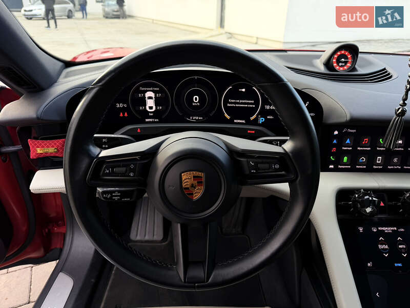 Седан Porsche Taycan 2020 в Луцке