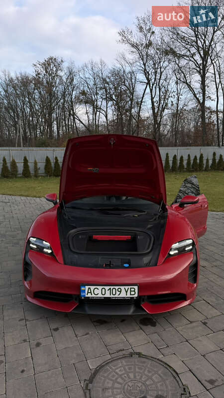 Седан Porsche Taycan 2020 в Луцке
