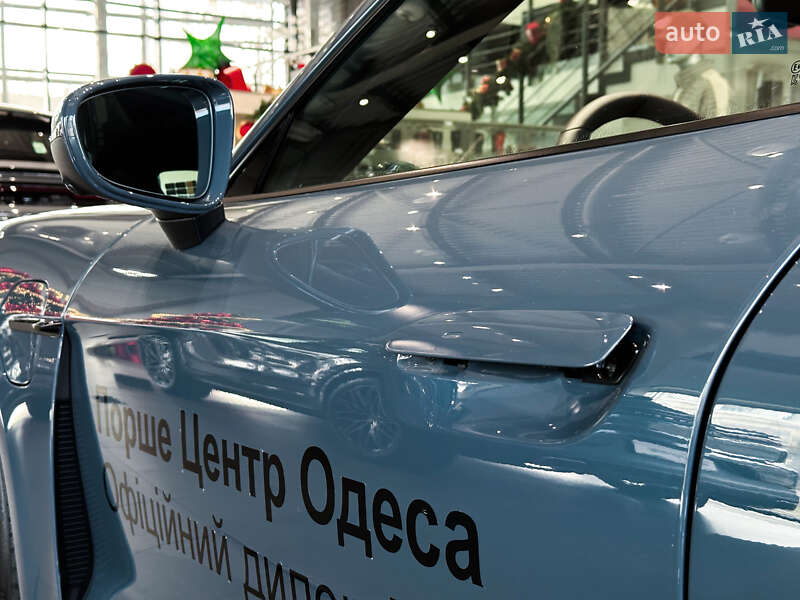 Седан Porsche Taycan 2025 в Одессе