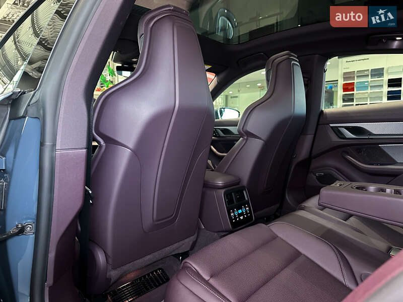 Седан Porsche Taycan 2025 в Одессе