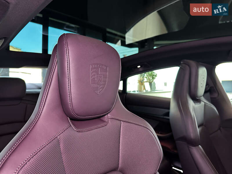 Седан Porsche Taycan 2025 в Одессе