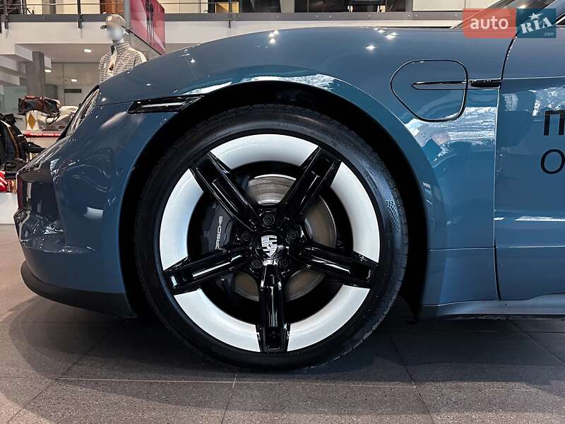 Седан Porsche Taycan 2025 в Одессе