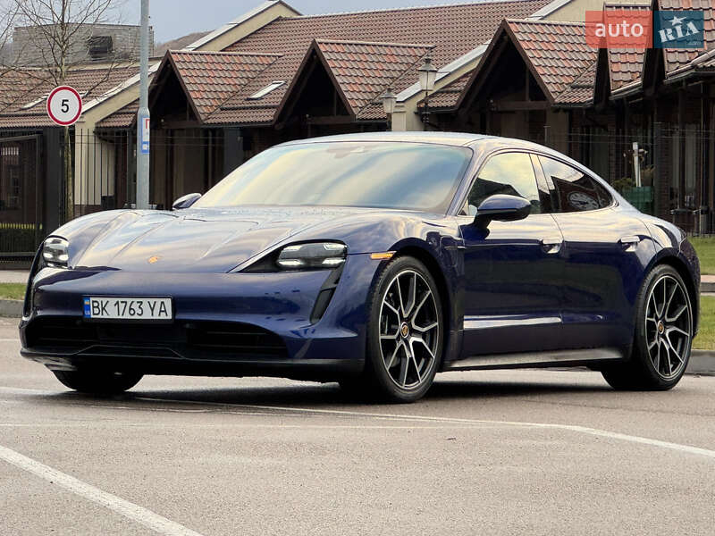 Седан Porsche Taycan 2020 в Киеве
