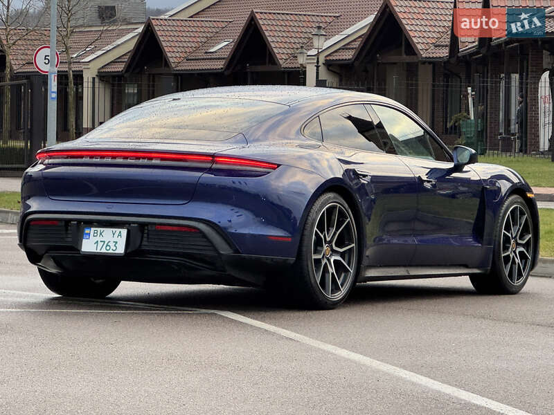 Седан Porsche Taycan 2020 в Киеве