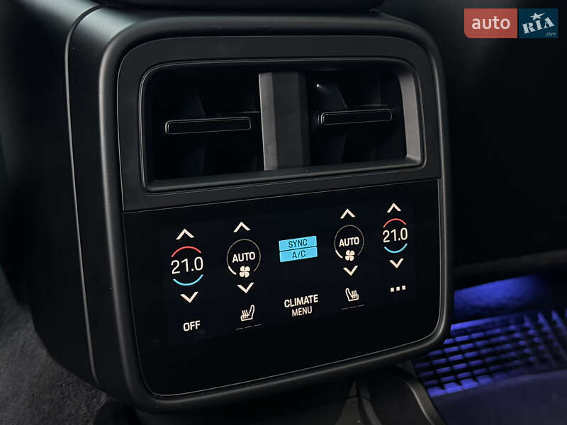 Седан Porsche Taycan 2020 в Киеве