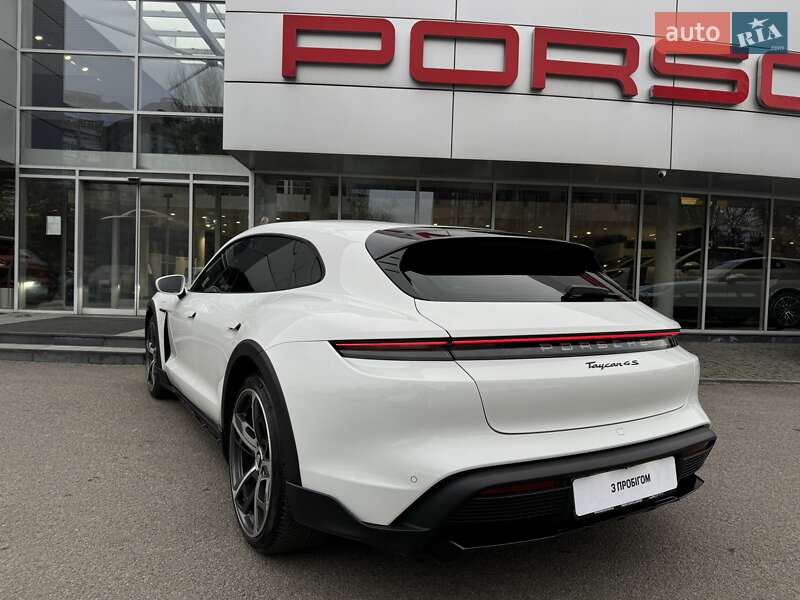 Седан Porsche Taycan 2023 в Дніпрі